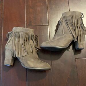 Tassle heeled booties!